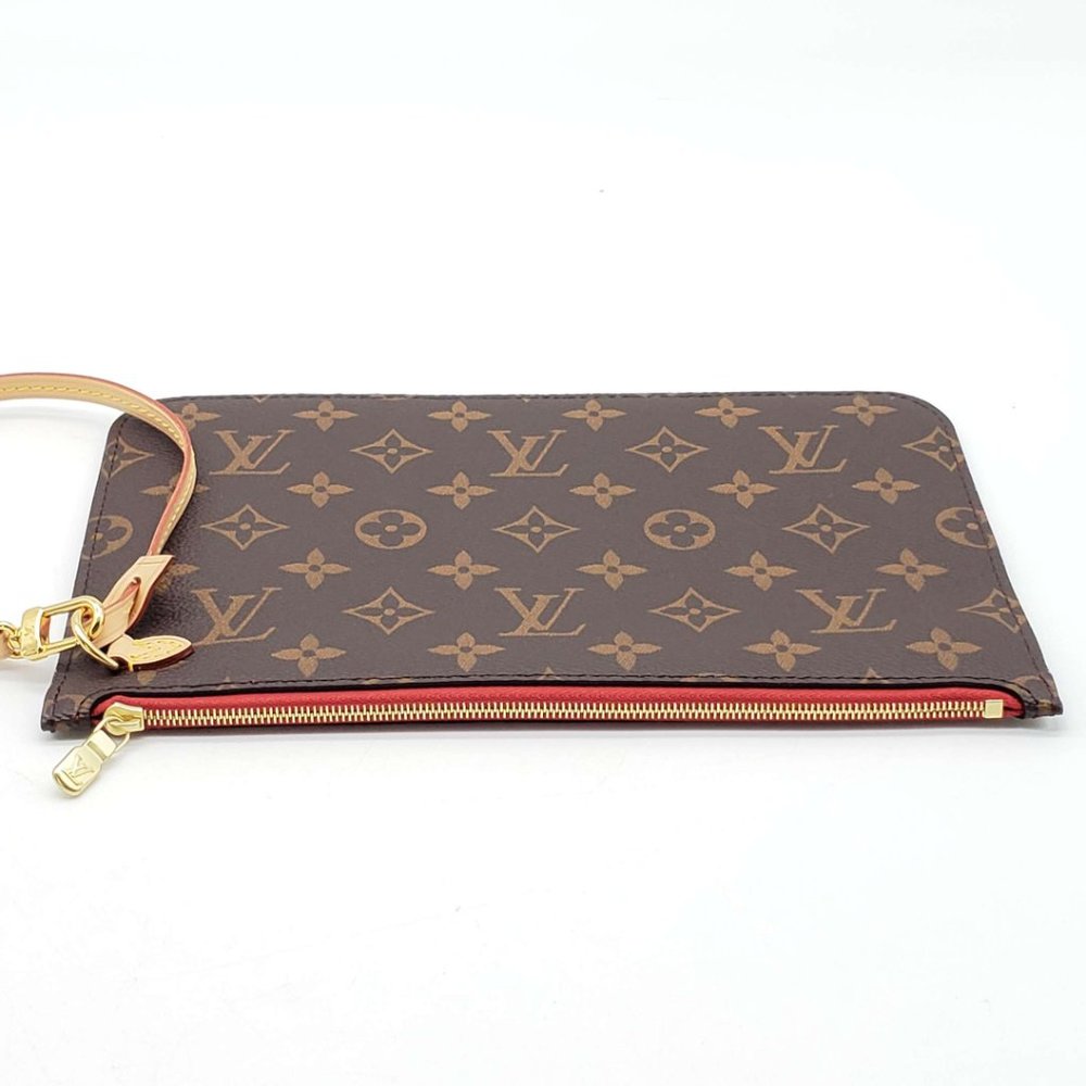 Authentic Louis Vuitton Wristlet / Clutch Monogram - Picture 5 of 11